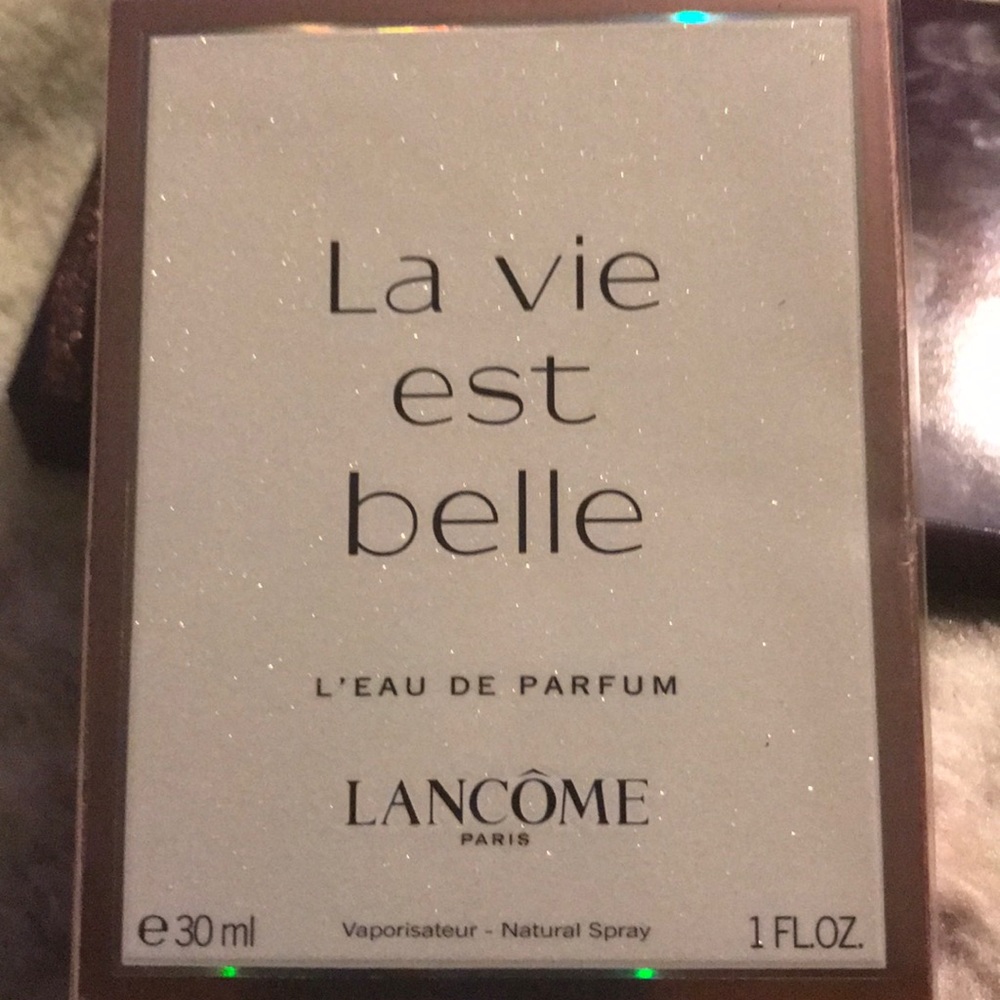 La Vie est Belle